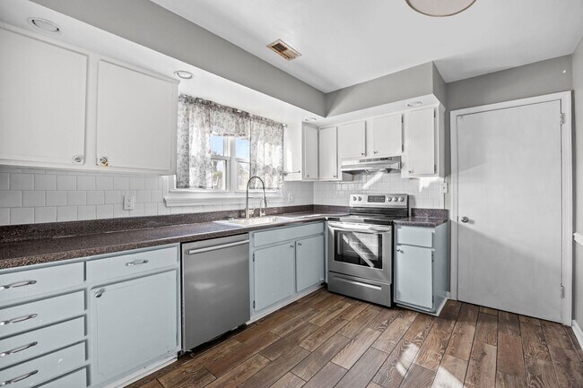 Building Photo - Charming Ranch Home Near Mt. Trashmore & Naval Bases