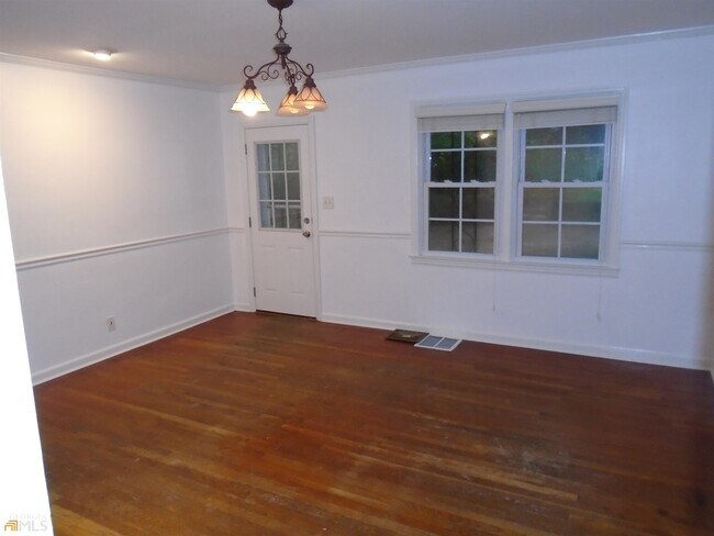 Building Photo - 1365 Scott Blvd