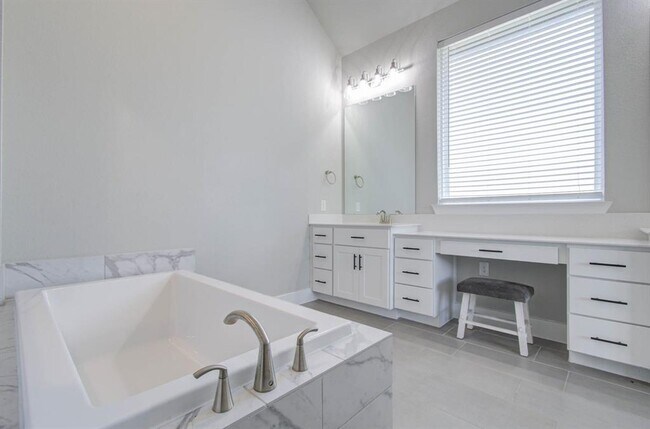 Building Photo - 15606 Pacific Loon Ct