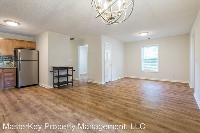 Building Photo - 3 br, 1 bath House - 211 Golf Course Drive