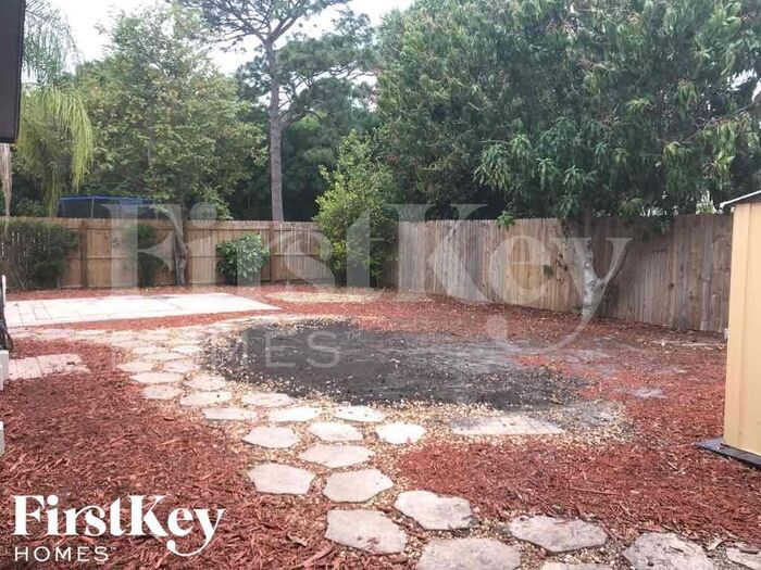 Building Photo - 8275 Jacaranda Ave
