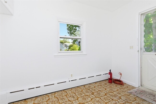 Building Photo - 82 Quinby Ave