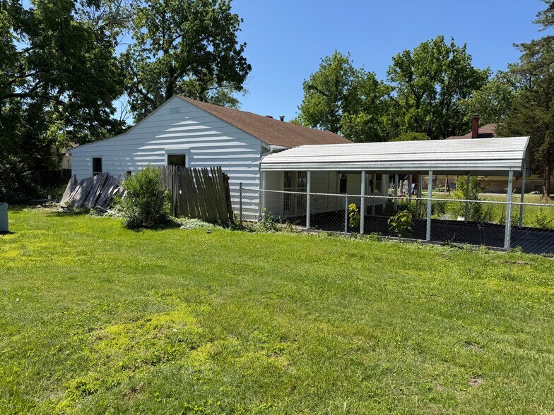 Building Photo - 864 N 79th St