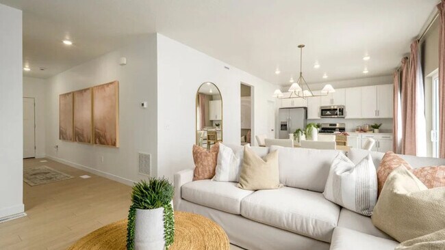 Building Photo - 1642 Blue Flax Dr