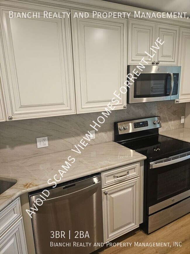 Building Photo - 2361 Bentley Dr