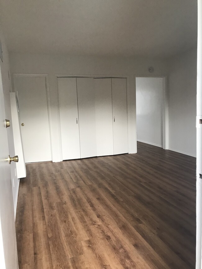 Building Photo - 820 S Rosemead Blvd