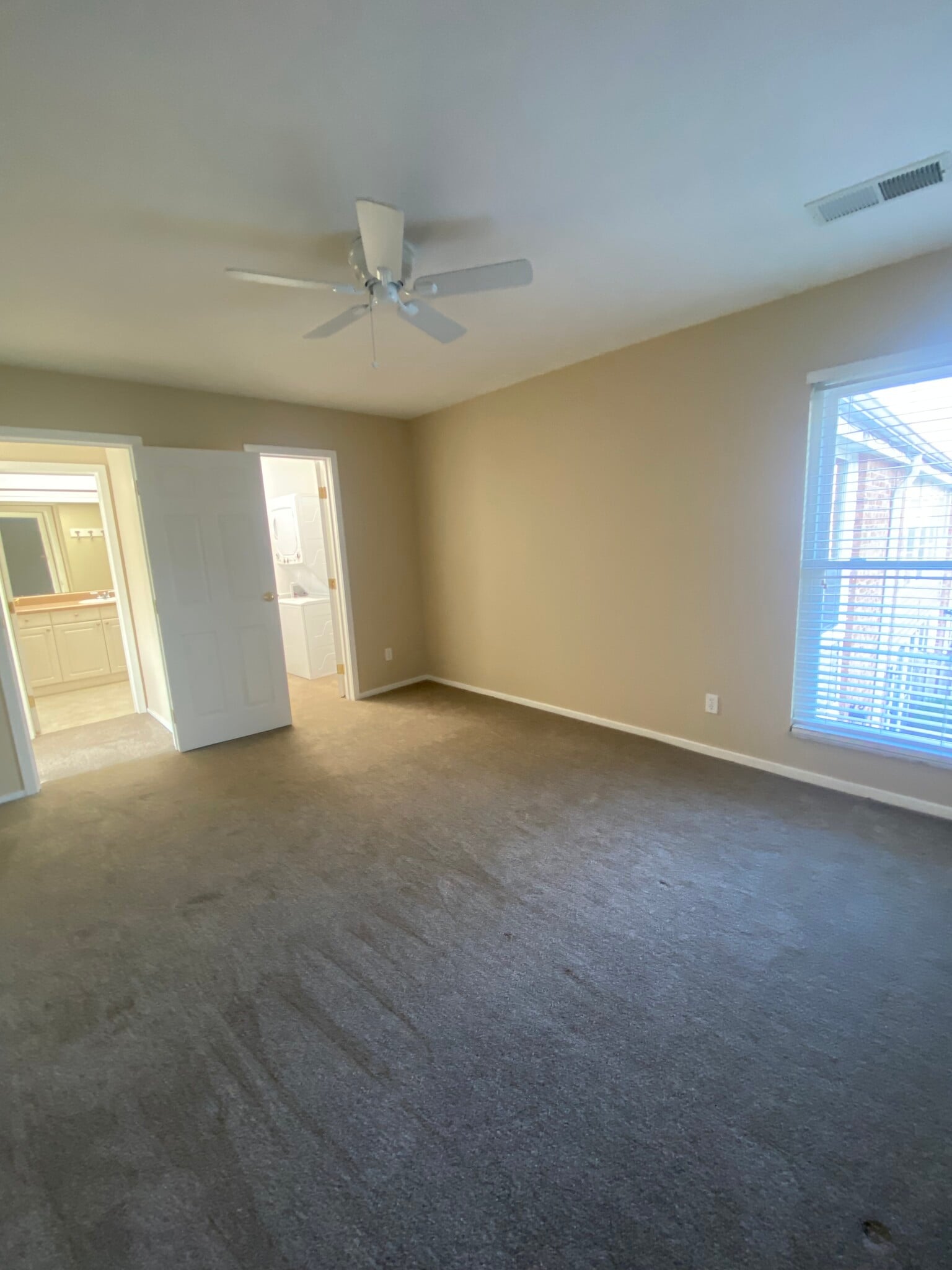 Large Bedroom - 105 E Ticonderoga Dr