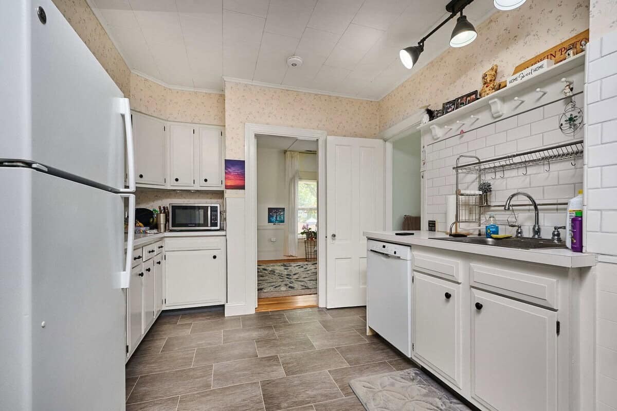 Building Photo - 46 Garfield Ave