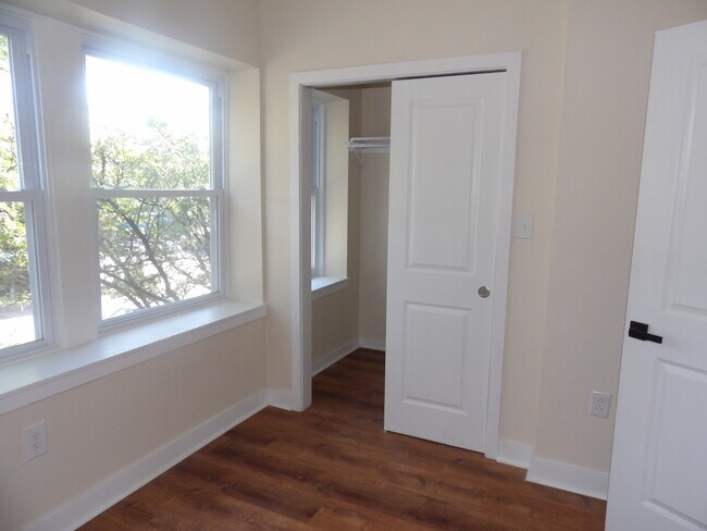 Building Photo - 4618 Walnut St