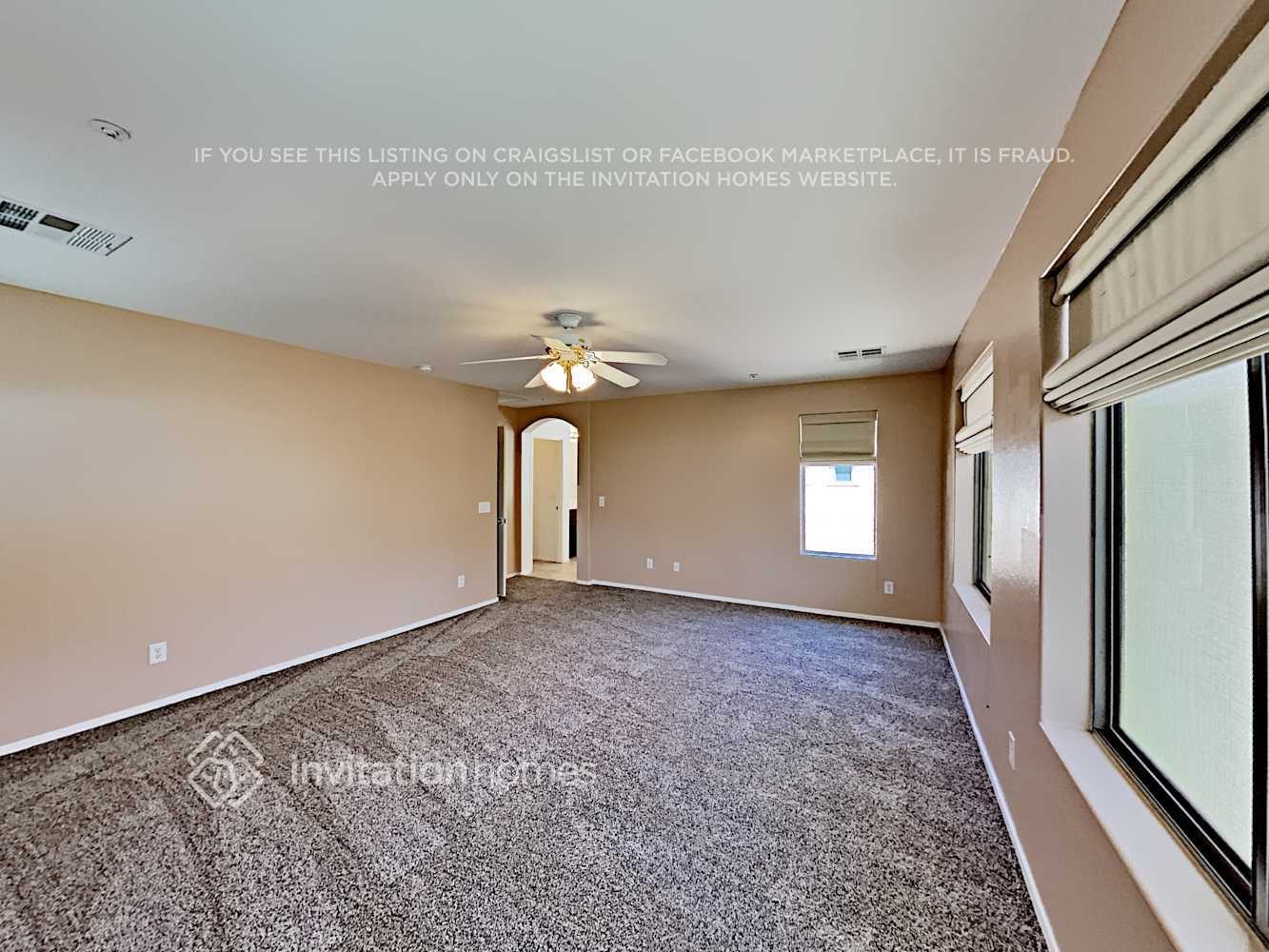 Building Photo - 3243 E Meadowview Dr