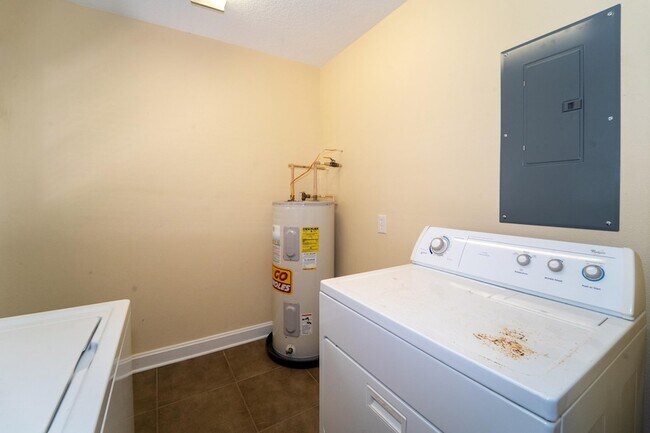 Building Photo - 31 Menendez Rd