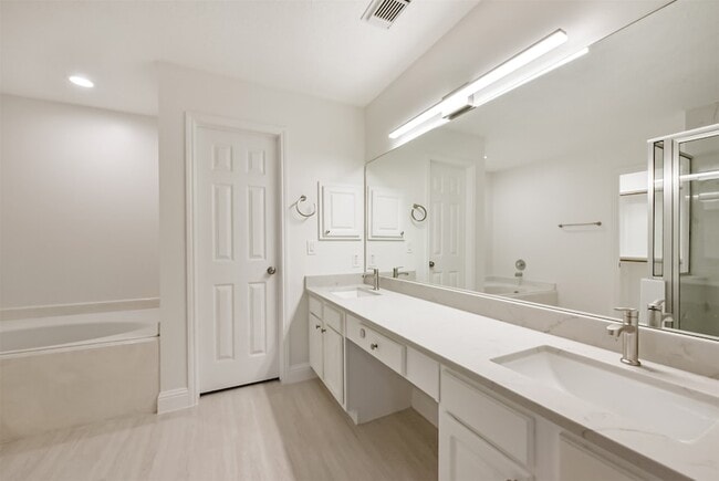 Building Photo - 9202 Bayou Bluff Dr