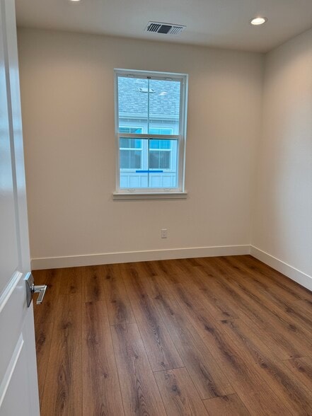 Building Photo - 35 Morera Ln