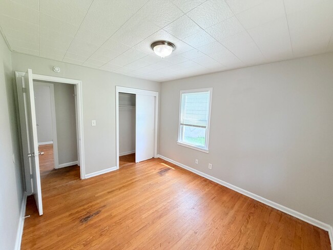 Building Photo - 5403 Booth Ave