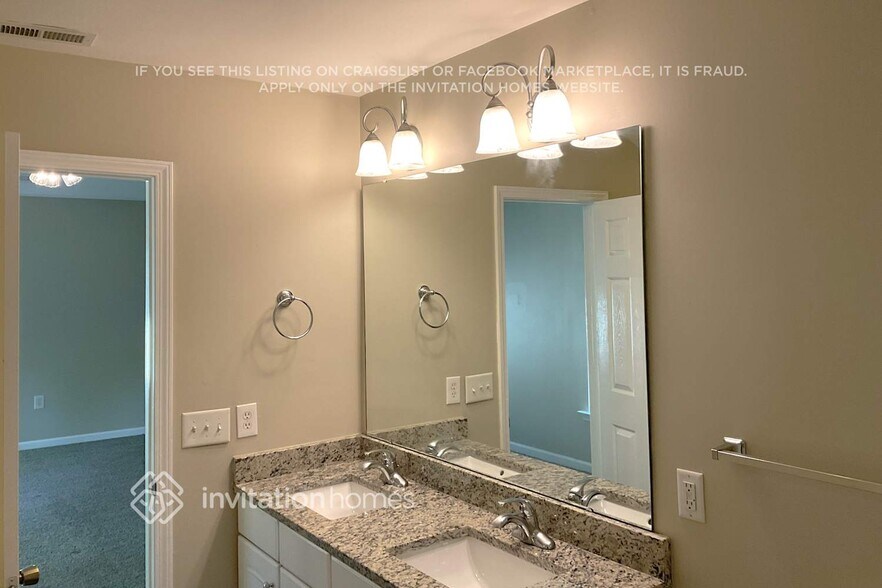Building Photo - 2740 Markham Woods Ct