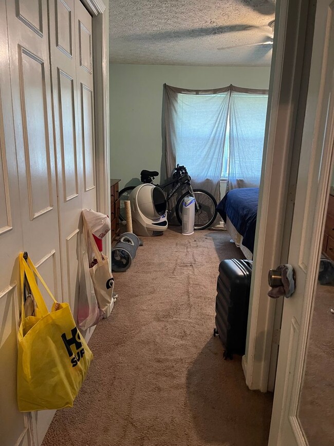 Building Photo - 2 bedroom, 2 bath duplex in Sleepy Creek o...