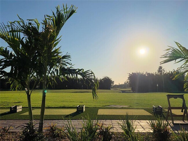 Building Photo - 6100 Bahia Del Mar Cir N