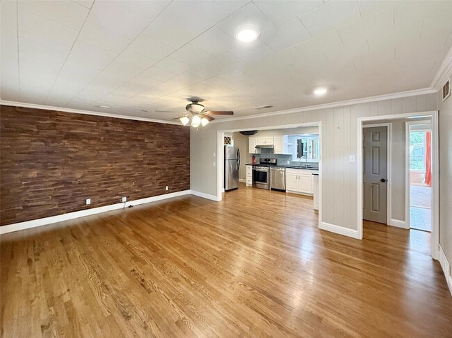 Building Photo - 9580 Dogwood St