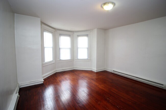 Building Photo - 2820 Guilford Ave