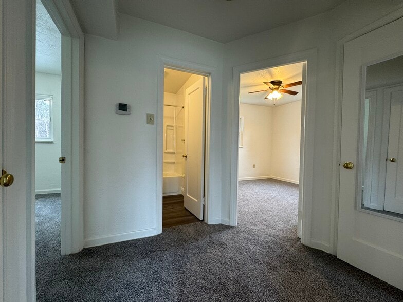 Building Photo - 110 Southvue Ct