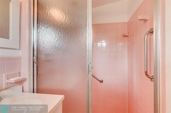 Building Photo - 2548 Key Largo Ln