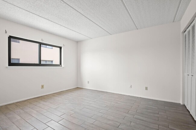 Building Photo - 1145 N Shannon Ave