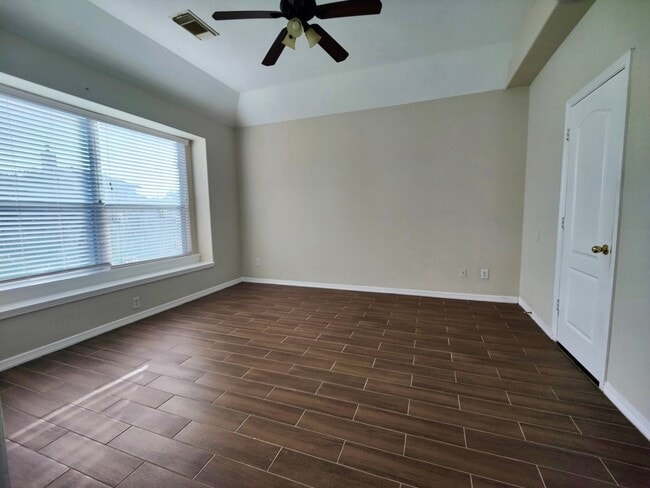 Building Photo - 21915 Stockbridge Ln