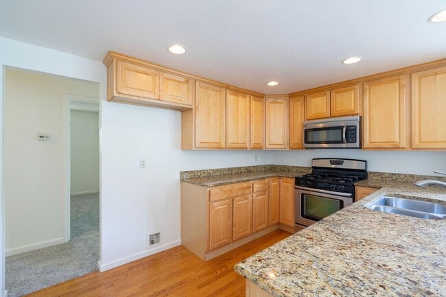 Building Photo - 4248 Leafwood Cir E