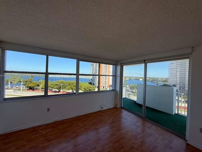 Building Photo - 1200 NE Miami Gardens Dr