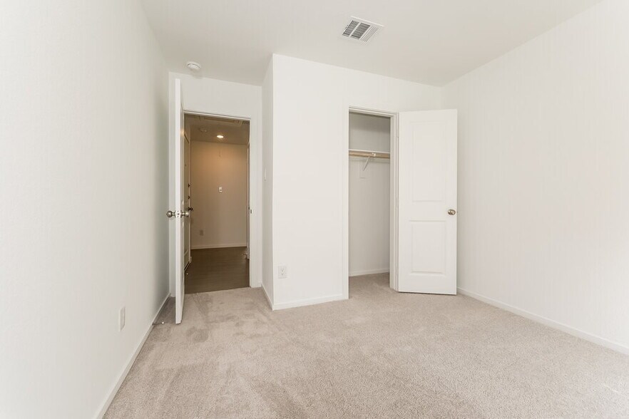 Building Photo - 16118 Hatton Dr