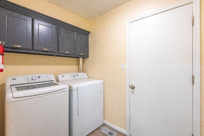 Building Photo - 613 Doe Trail