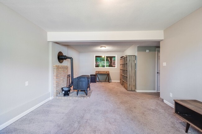 Building Photo - Updated split level home in Shoreline with...