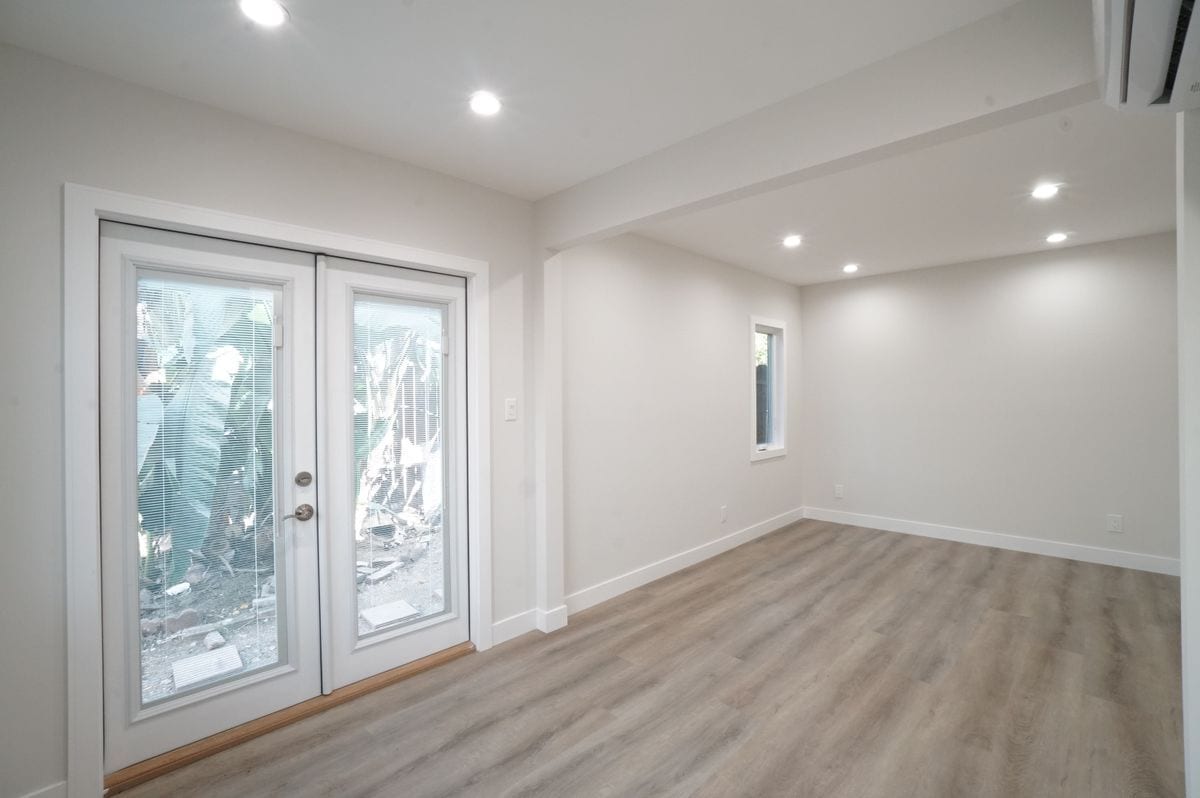 Building Photo - 6053 Selma Ave