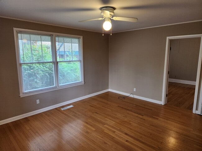 Building Photo - Forest Park School District!