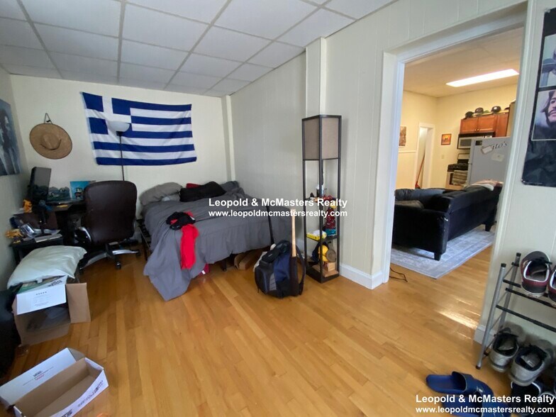 Building Photo - 298 Nahant Rd