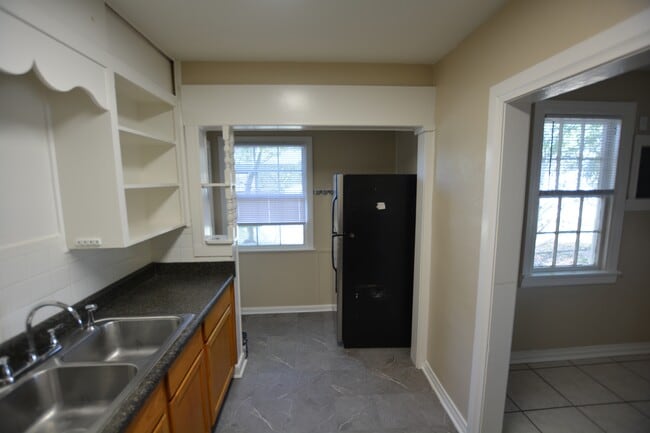 Building Photo - 119 N Longfellow Blvd