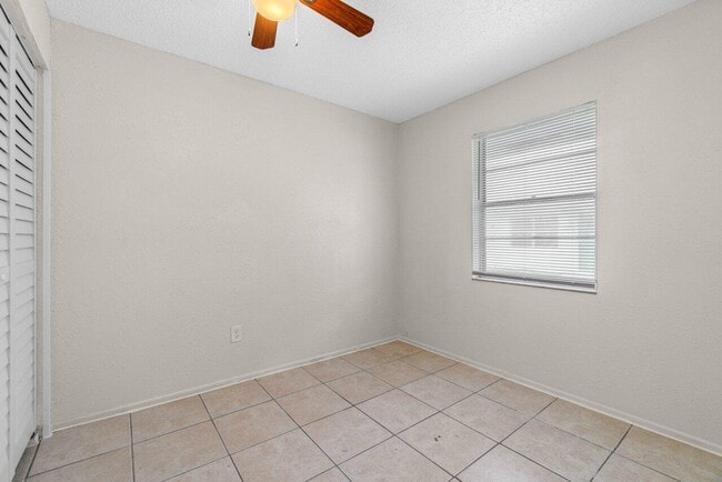 Building Photo - 4915 Gulfstream Rd