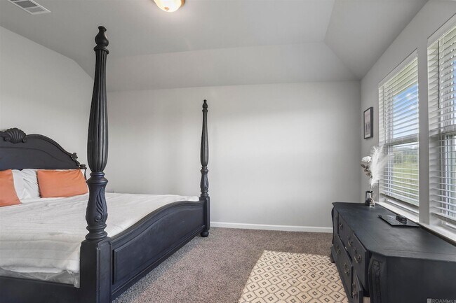 Building Photo - 5665 Magnolia de Percy Dr