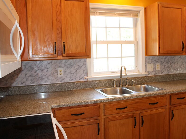 Building Photo - 3730 Carrie Ridge Ct