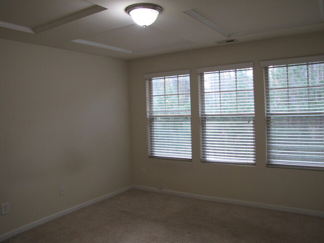 Building Photo - 74 Pocono Dr