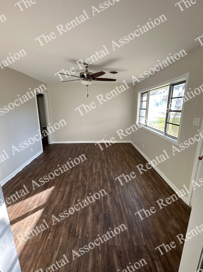 Building Photo - 316 Wallace Dean Rd