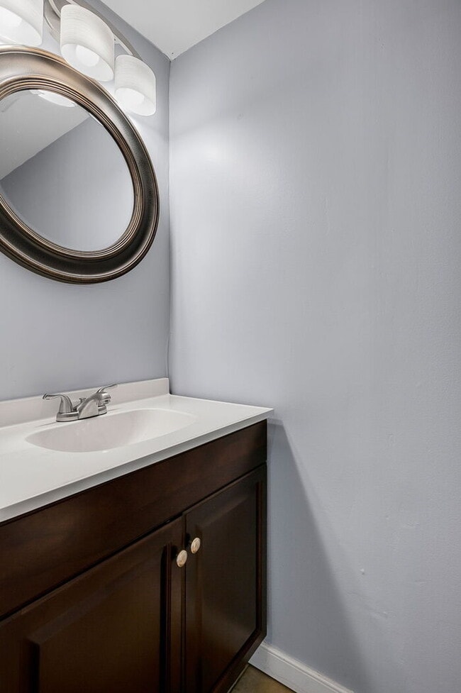 Building Photo - Charming Glen Allen Gem: 3-Bedroom Retreat...