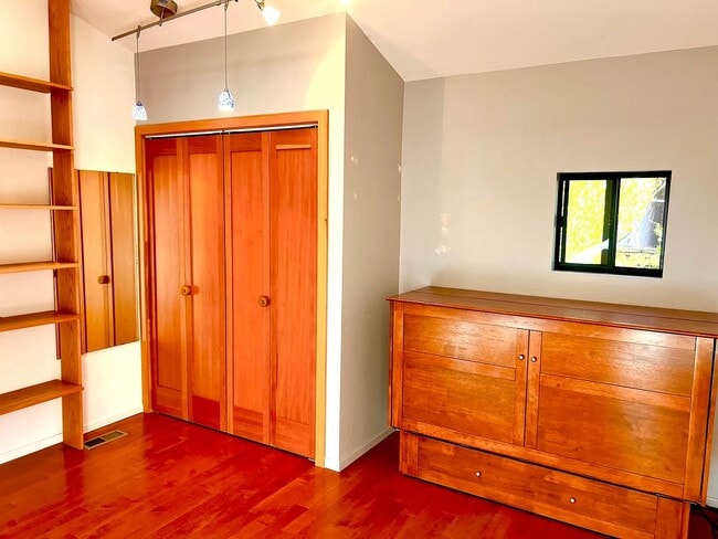 Building Photo - 822 Chelham Way