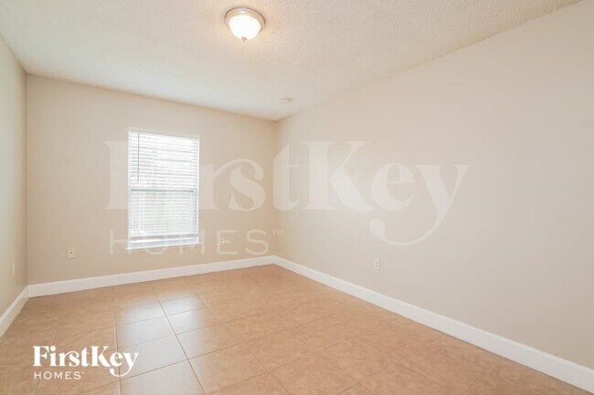 Building Photo - 129 Aurora Ln