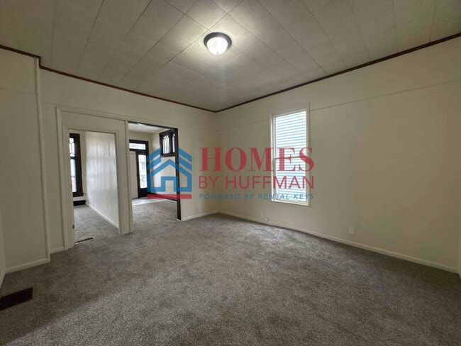 Building Photo - Three Bedroom House | Now Available