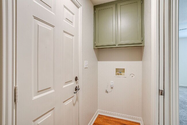 Building Photo - Charming 3 Bed 2 bath with Scenic Views, on quiet cul-de-sac in Cleburne!