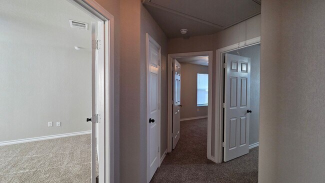 Building Photo - Retreat at Retama Park Townhome