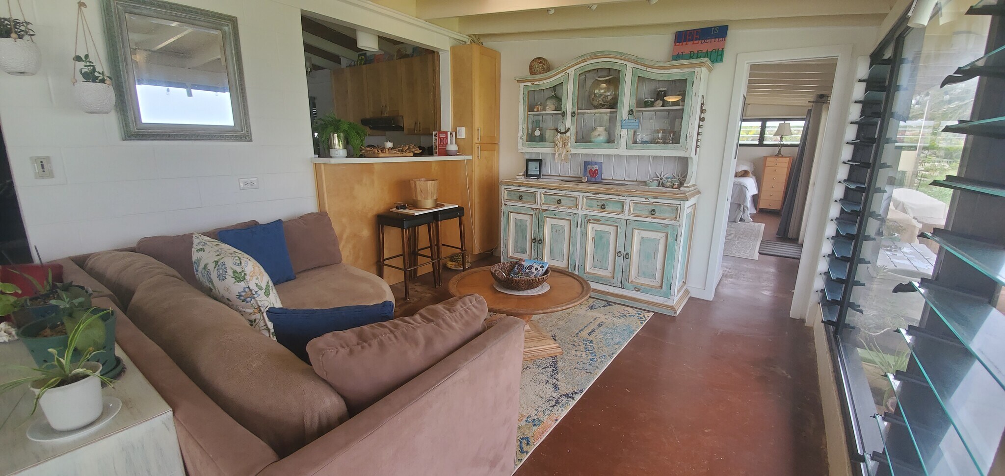 Extra Ocean Front Living Space - 68-243 Au St