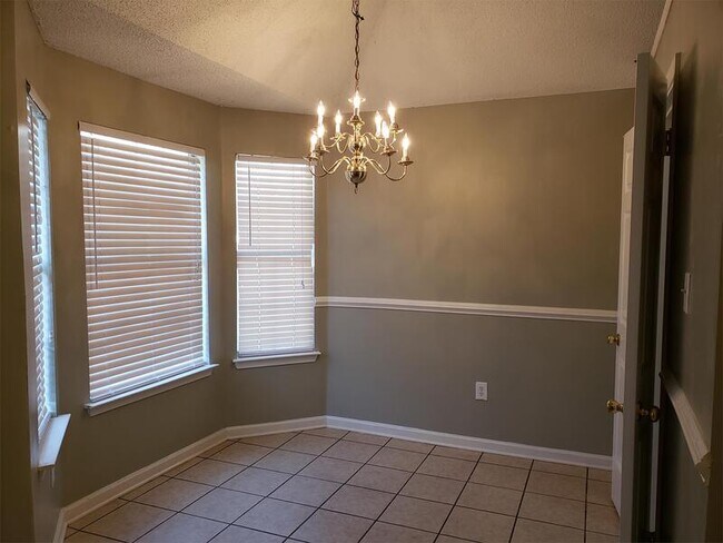 Building Photo - 4187 Rainey Woods Dr