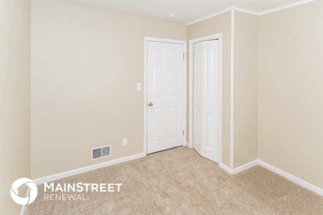 Building Photo - 1114 Rainbow Dr NE